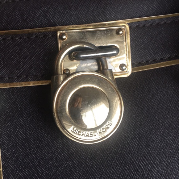 CLOSET CLEAR OUT Micheal Kors purse - Picture 8 of 8